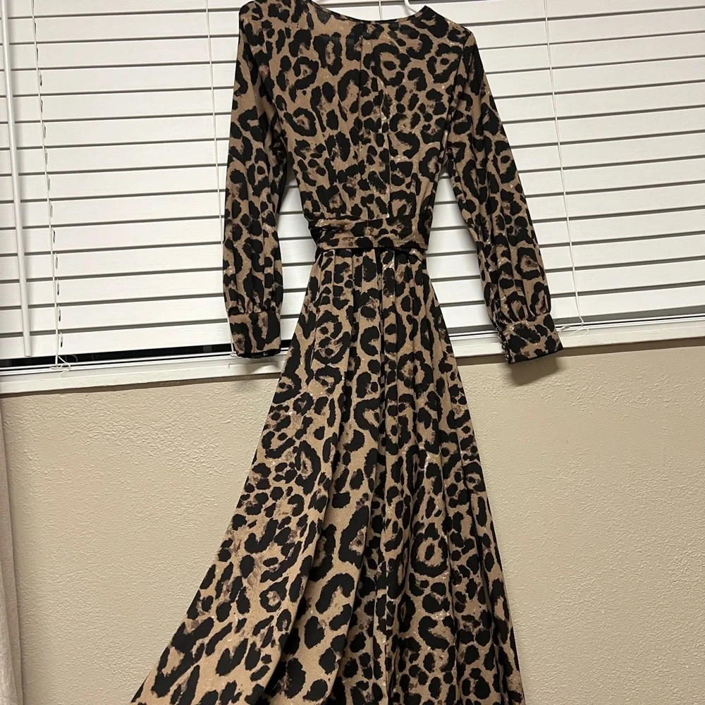 SHEIN Black and Tan Wrap Gown with Bishop Sleeves - Picture 3 of 11